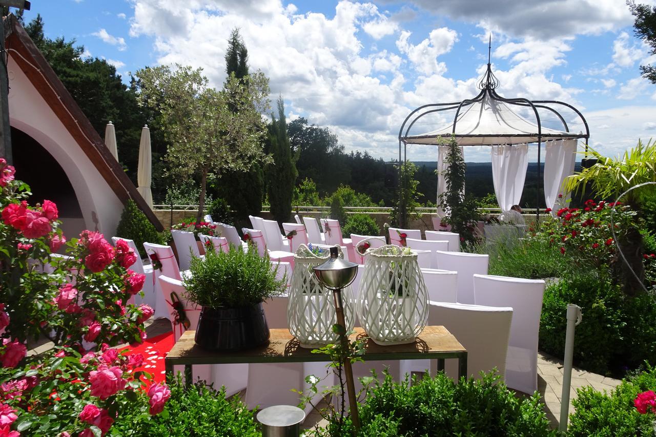 Hotel-Restaurant Distlerhof Leinburg Exteriör bild
